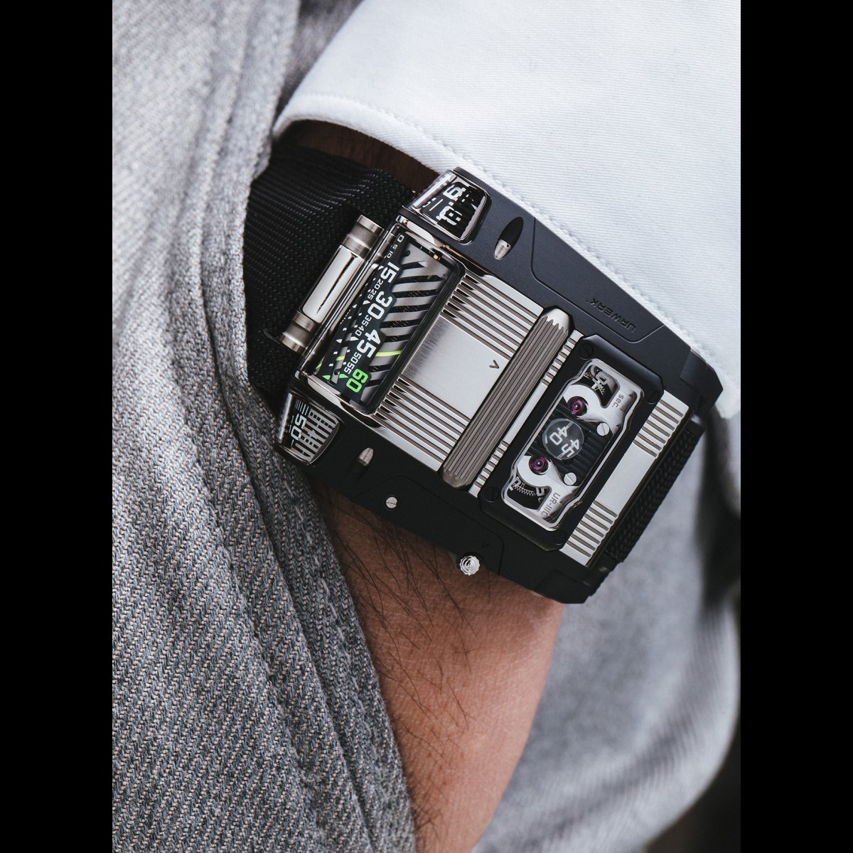 URWERK UR-111C TT