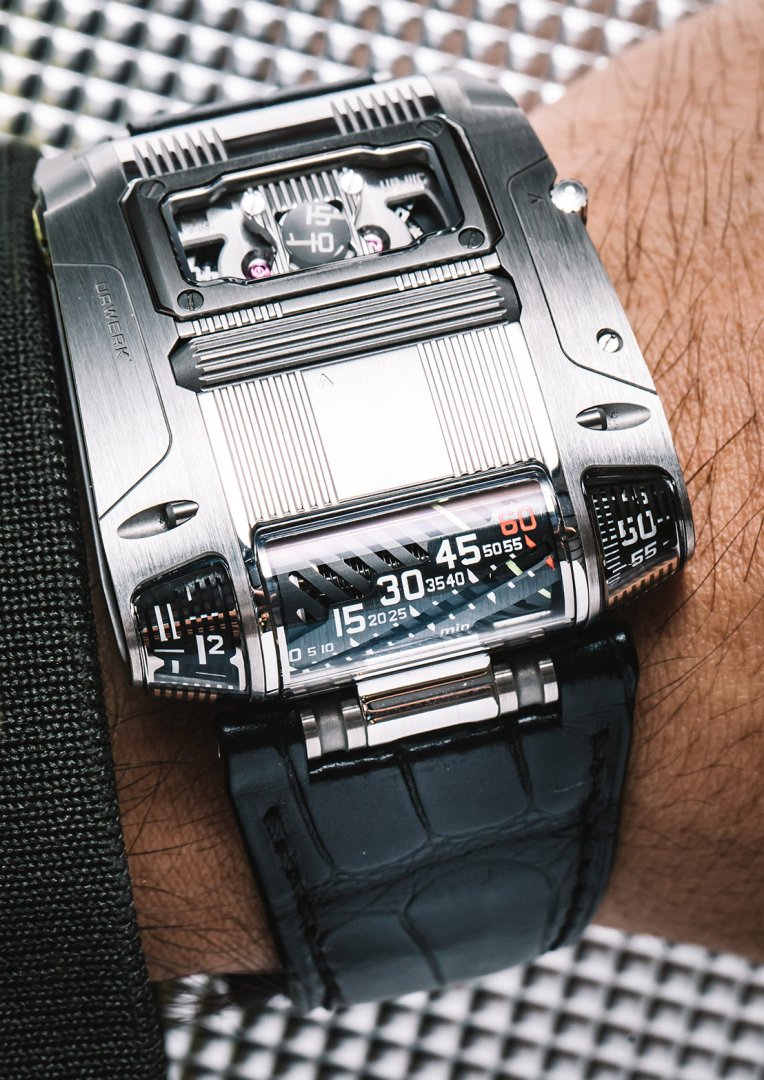 URWERK UR-111C Iron