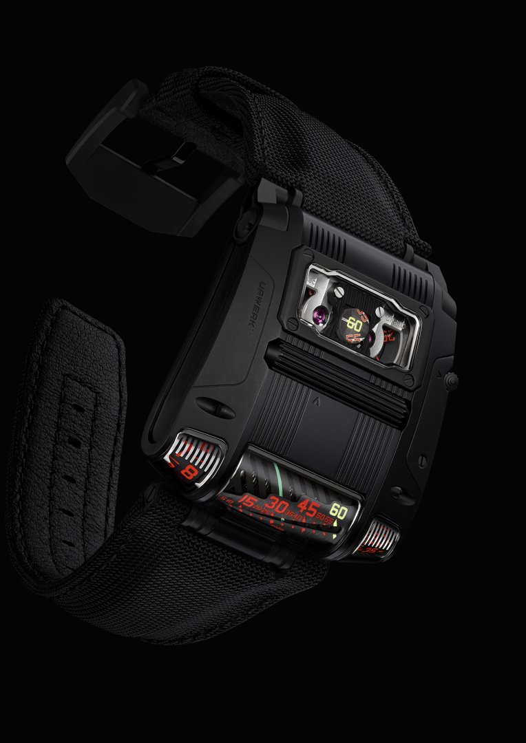 URWERK UR-111C Black