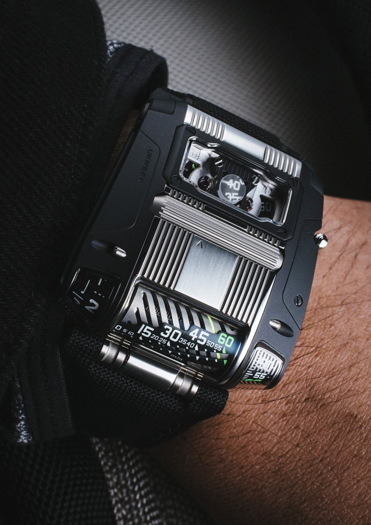 URWERK UR-111C TT