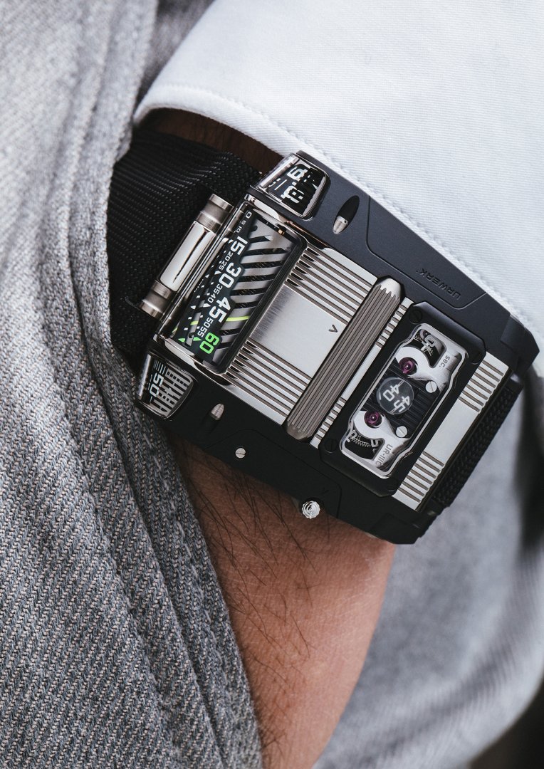 URWERK UR-111C TT