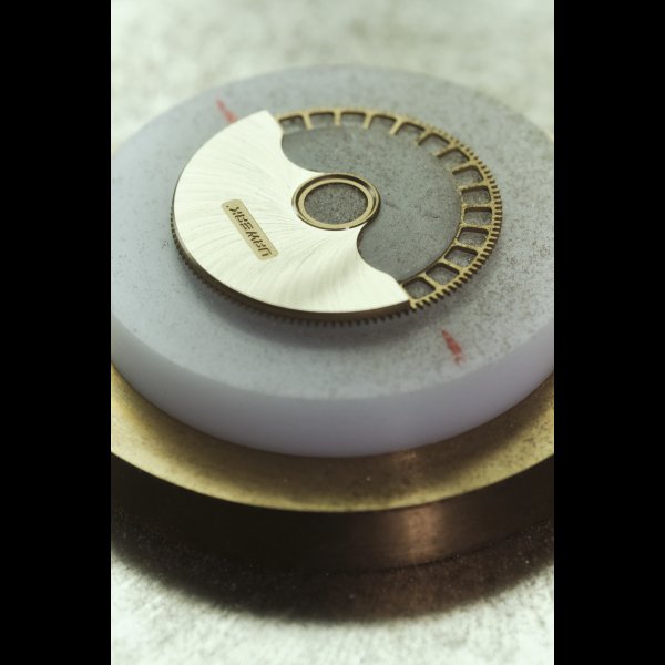Hand Finish URWERK