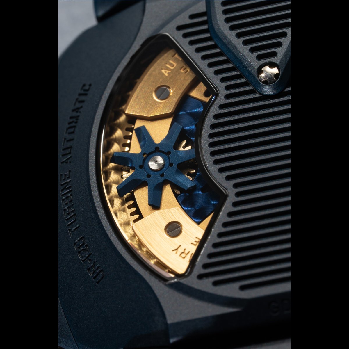 URWERK UR-120 Blue Planet
